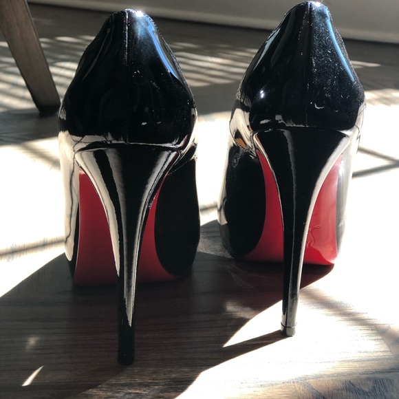 Christian Louboutin’s. Size 39 - Picture 2 of 10